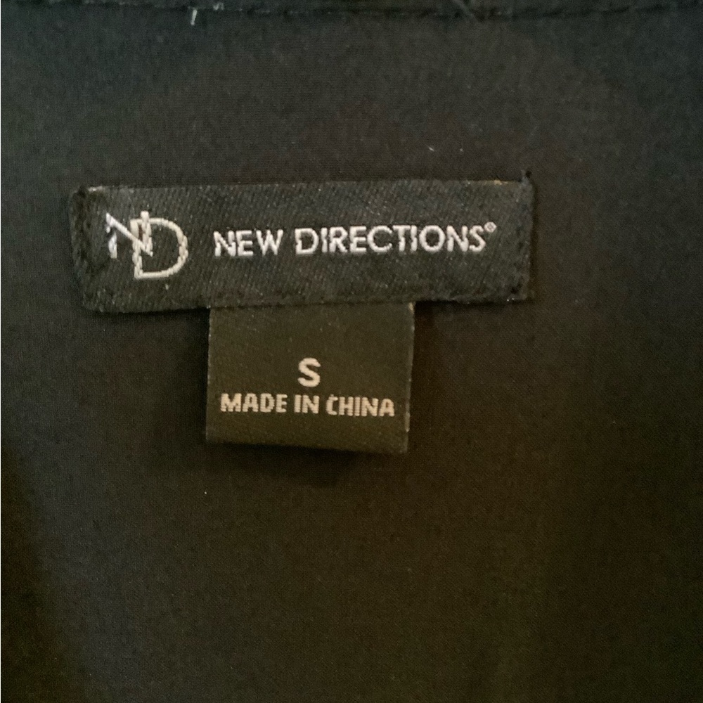 New Directions Black Fitted Utility Vest. - Picture 5 of 8